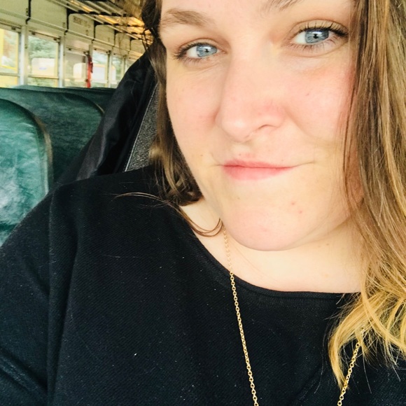 Meet your Posher, Tabitha - Picture 3 of 3